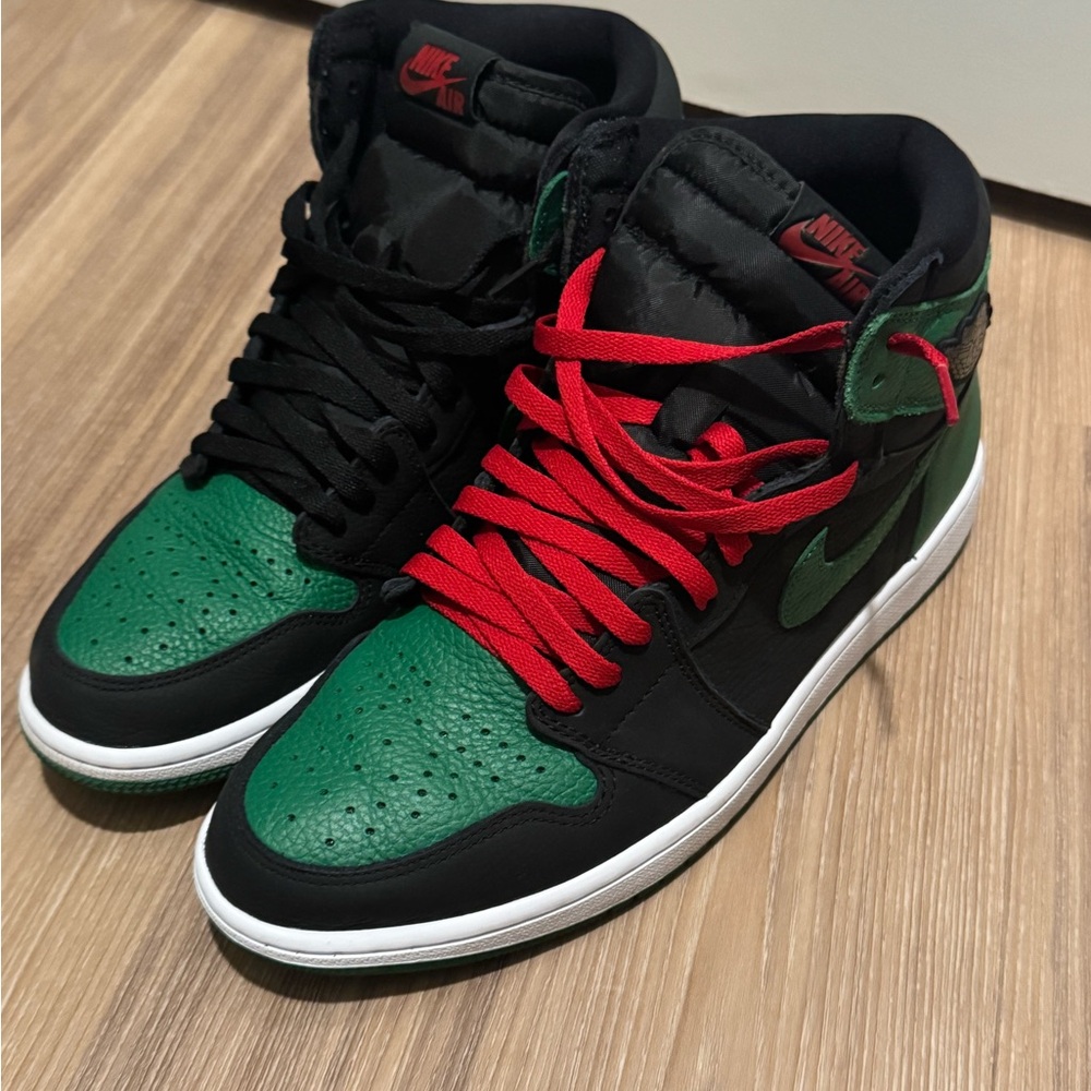 Nike Men's Black and Green Sneakers